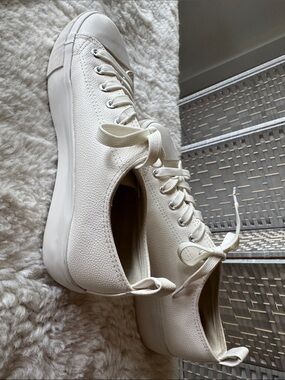 Creamy white Low-Top Lace-Up Sneakers by Primark